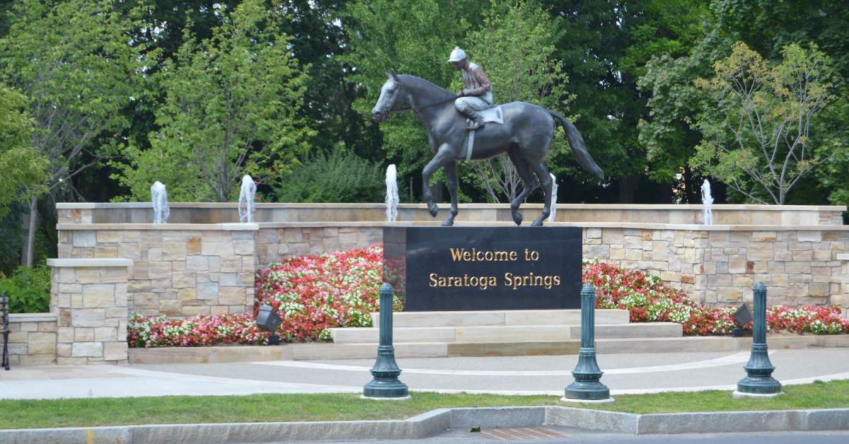 welcome to saratoga springs horse statue